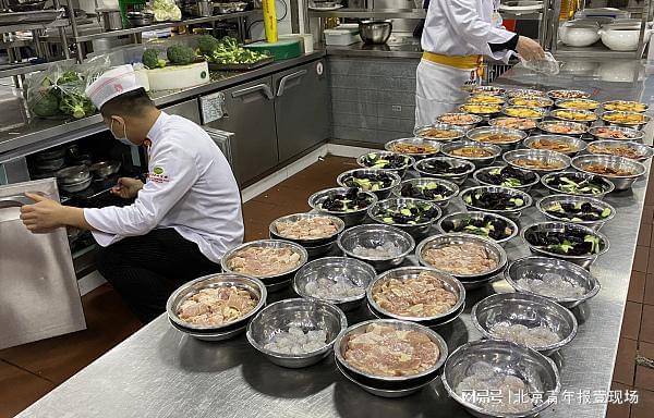 下館子吃的是預制菜還是大廚現炒？消費者如何維護知情權